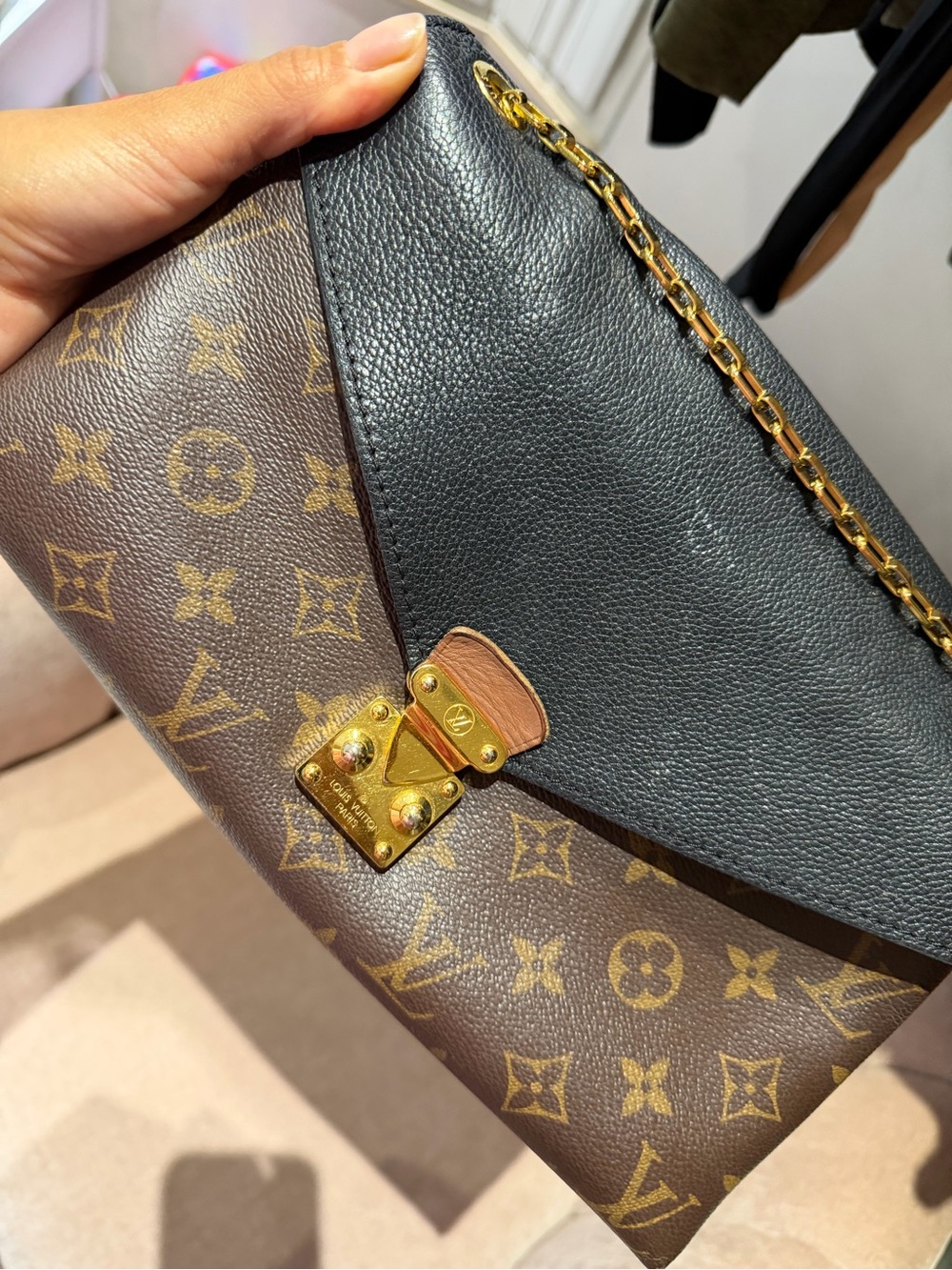 Louis Vuitton Brown Monogram & Black Leather Chain Shoulder Bag - Picture 14 of 14